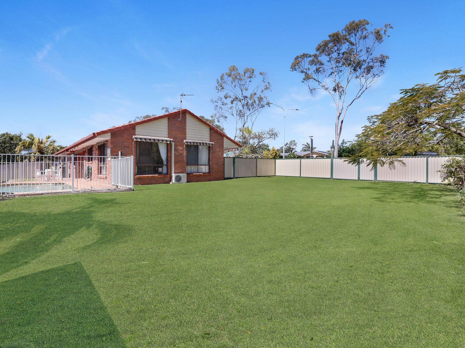 Private Rental in Helensvale, Qld 4212