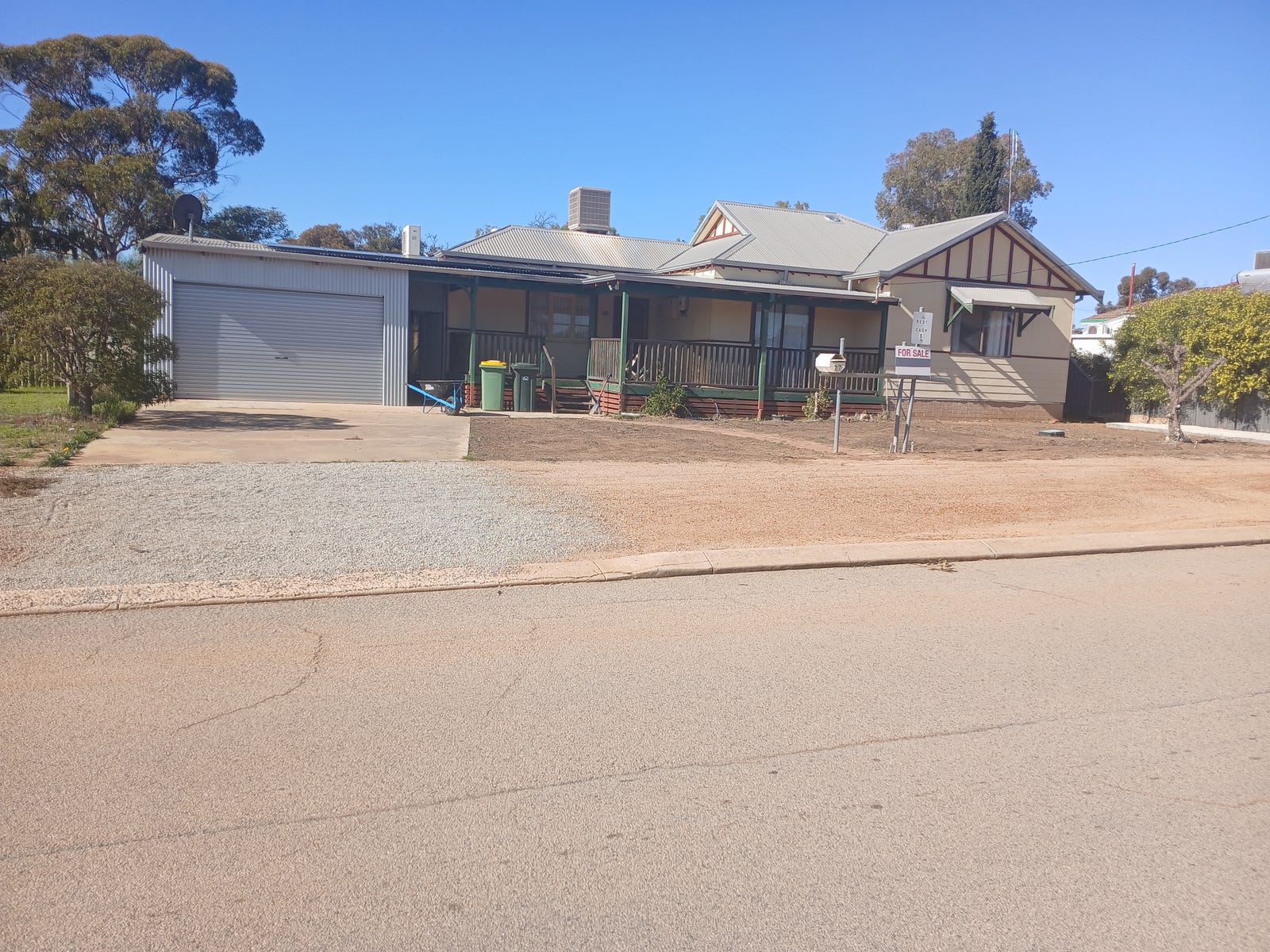Sale Property - Merredin, WA 6415