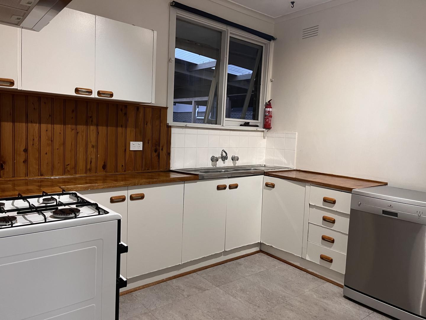 Property for Rent: Knoxfield, Vic 3180