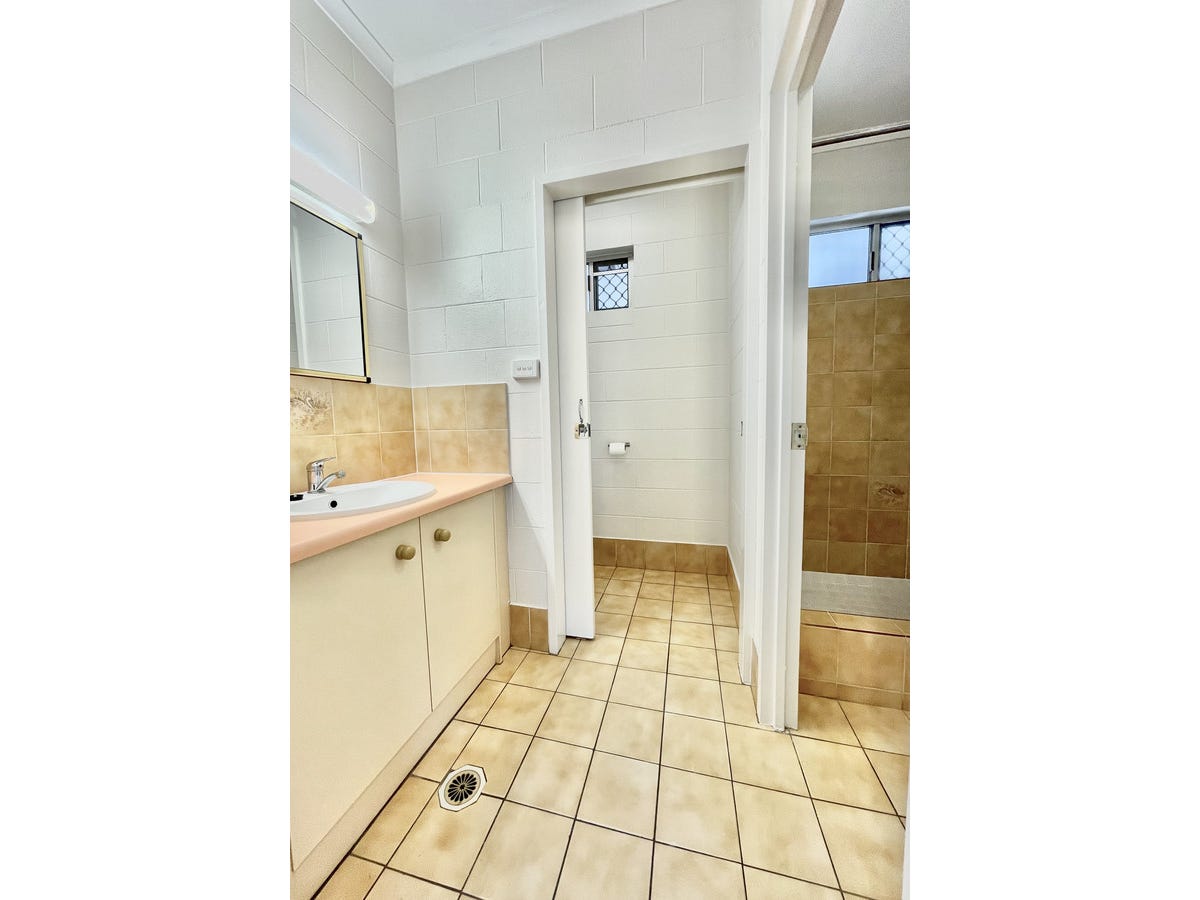 Private Rental in Woree, Qld 4868