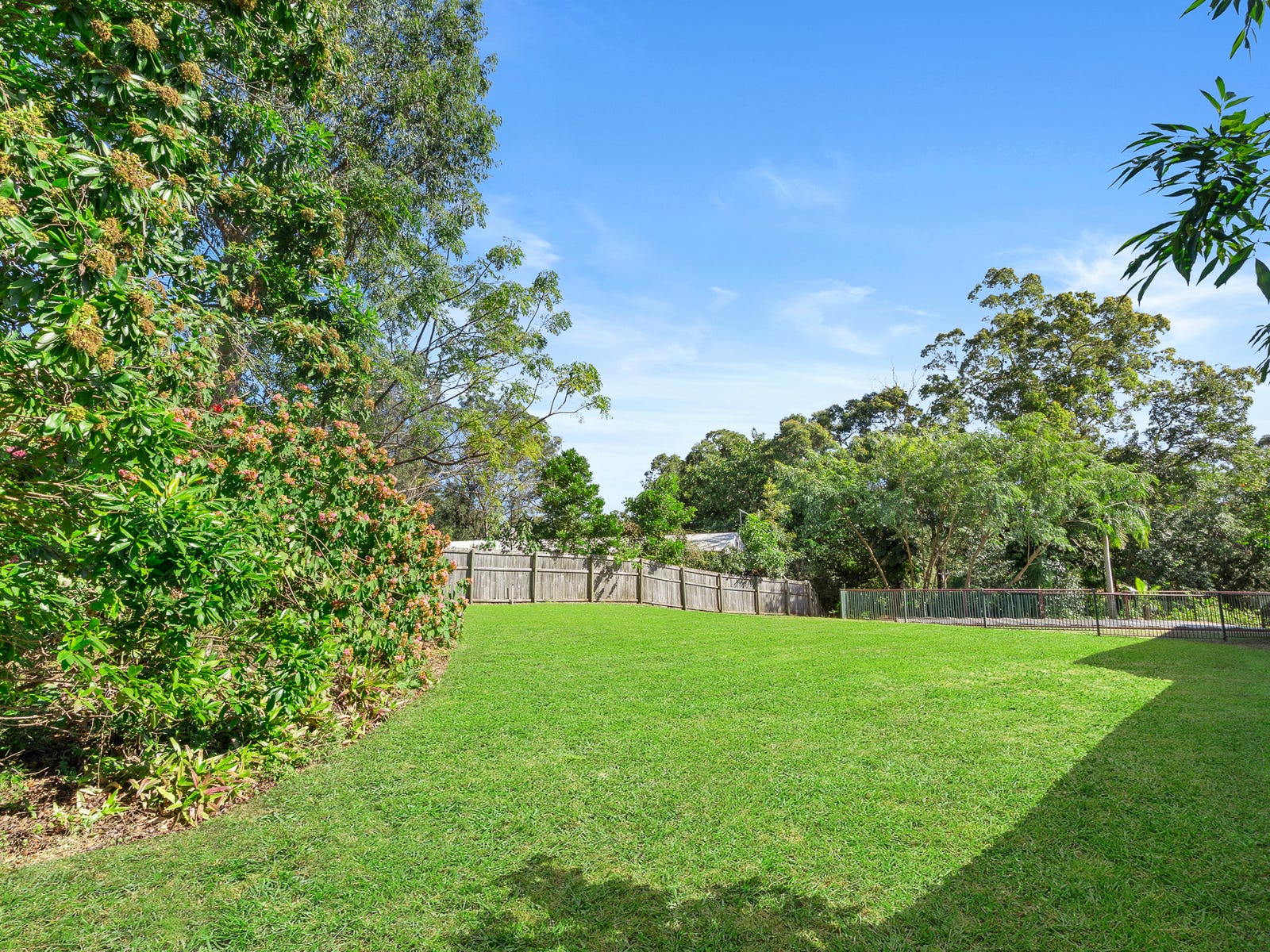 Private Property - Fig Tree Pocket, Qld 4069