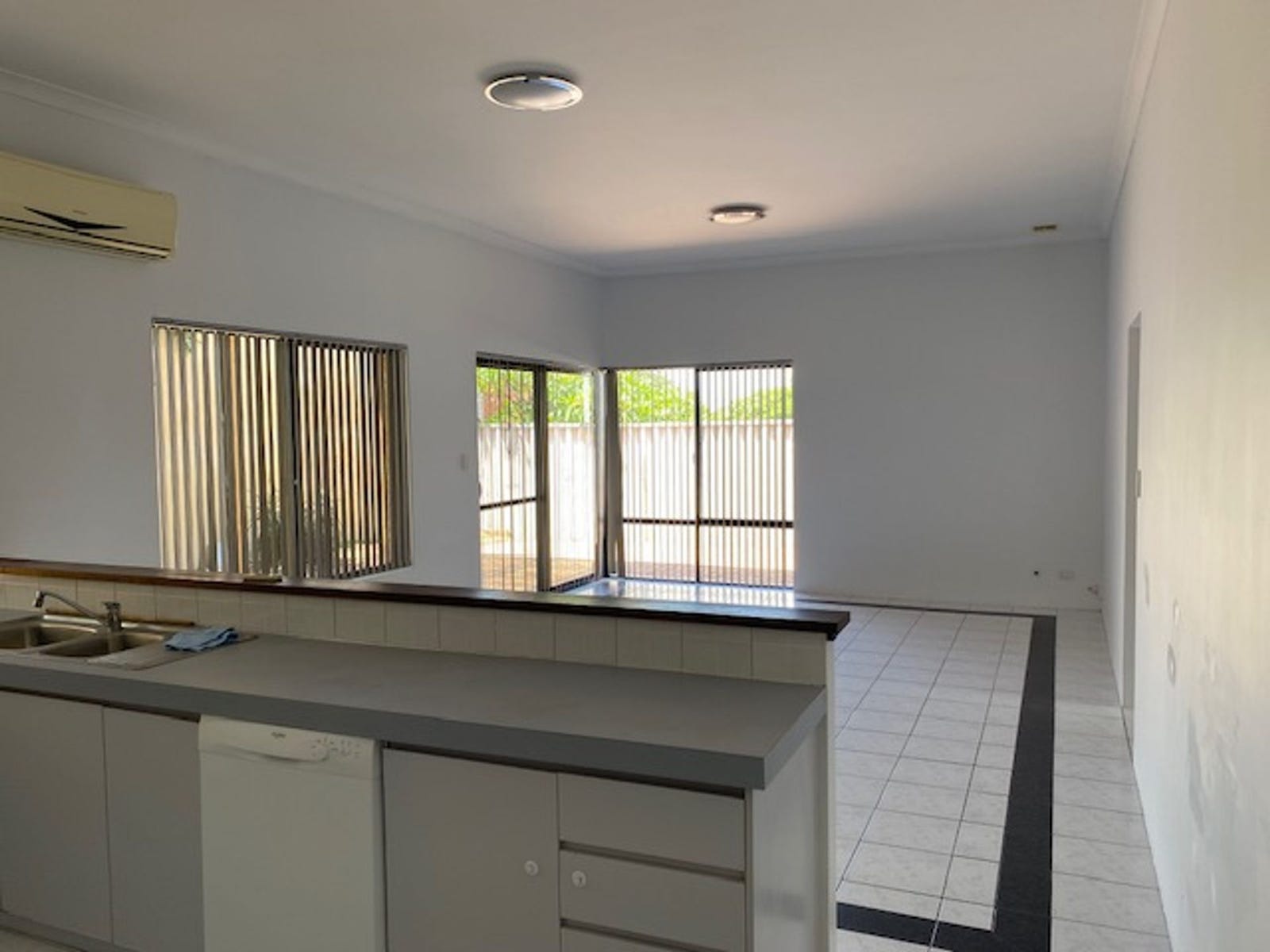 Private Rental in Doubleview, WA 6018