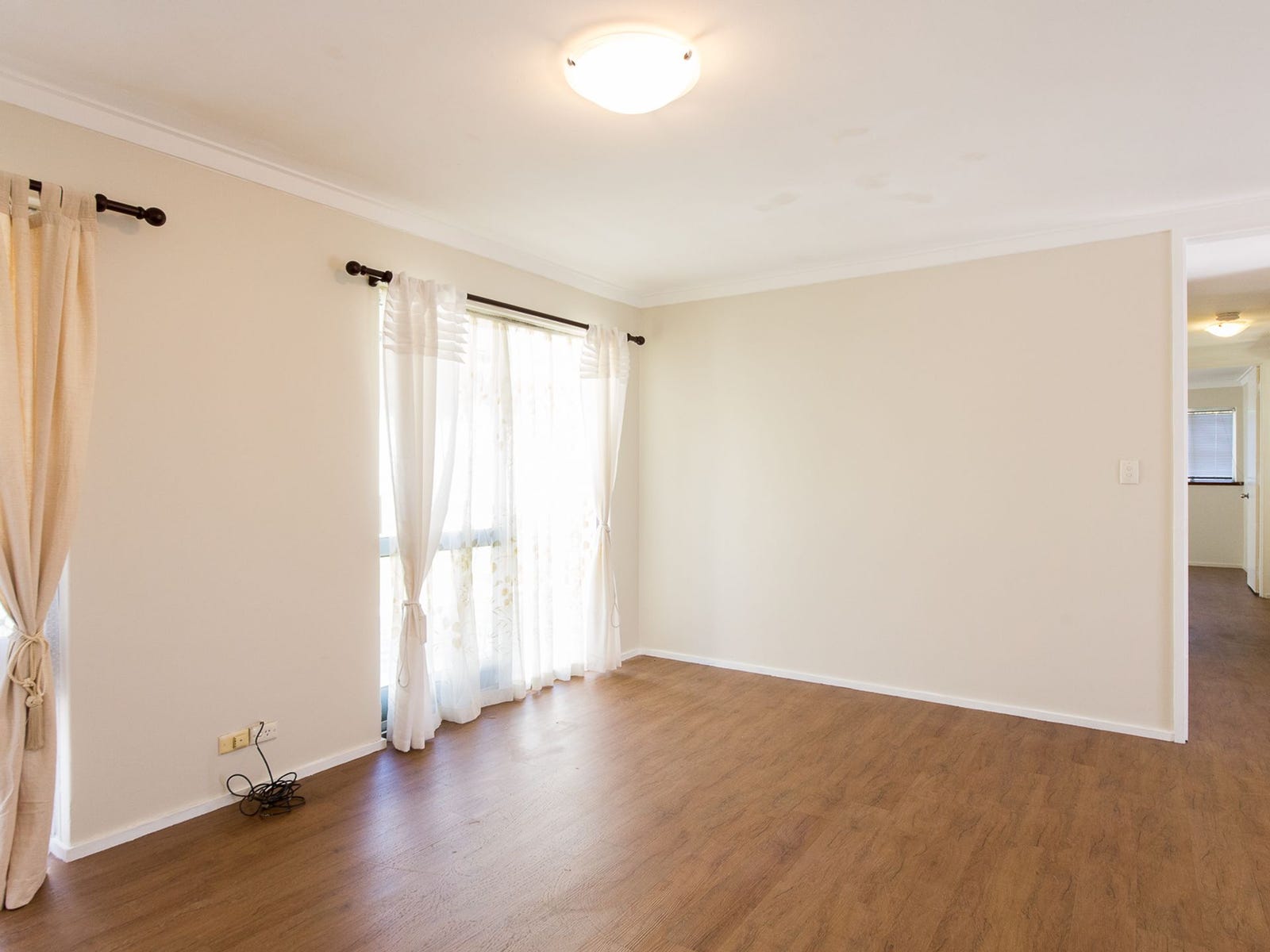 Private Rental in Girrawheen, WA 6064