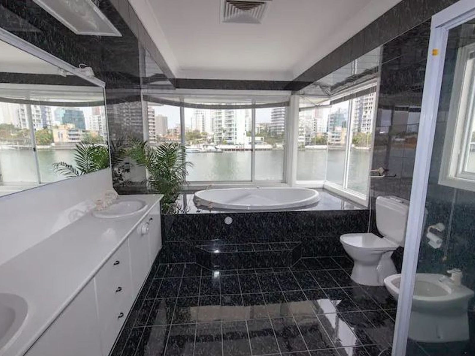 Private Rental in Surfers Paradise, Qld 4217