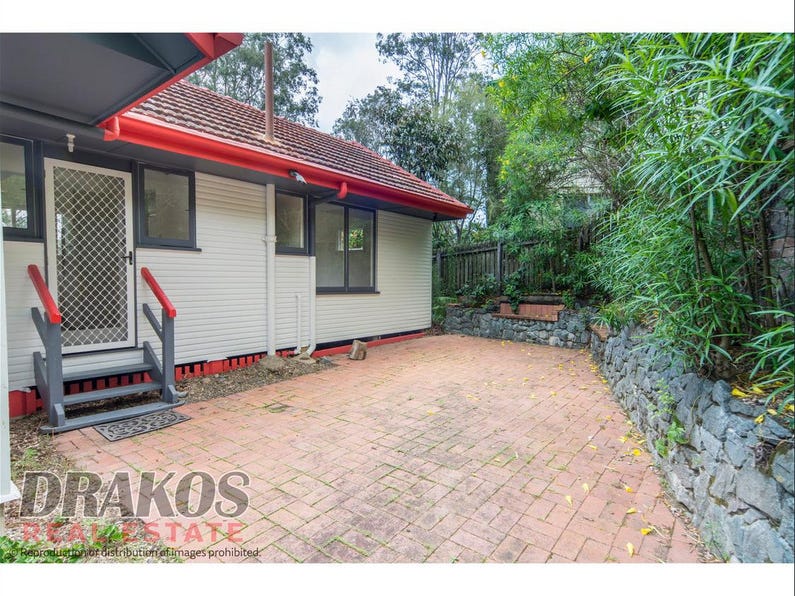 Private Rental in St Lucia, Qld 4067