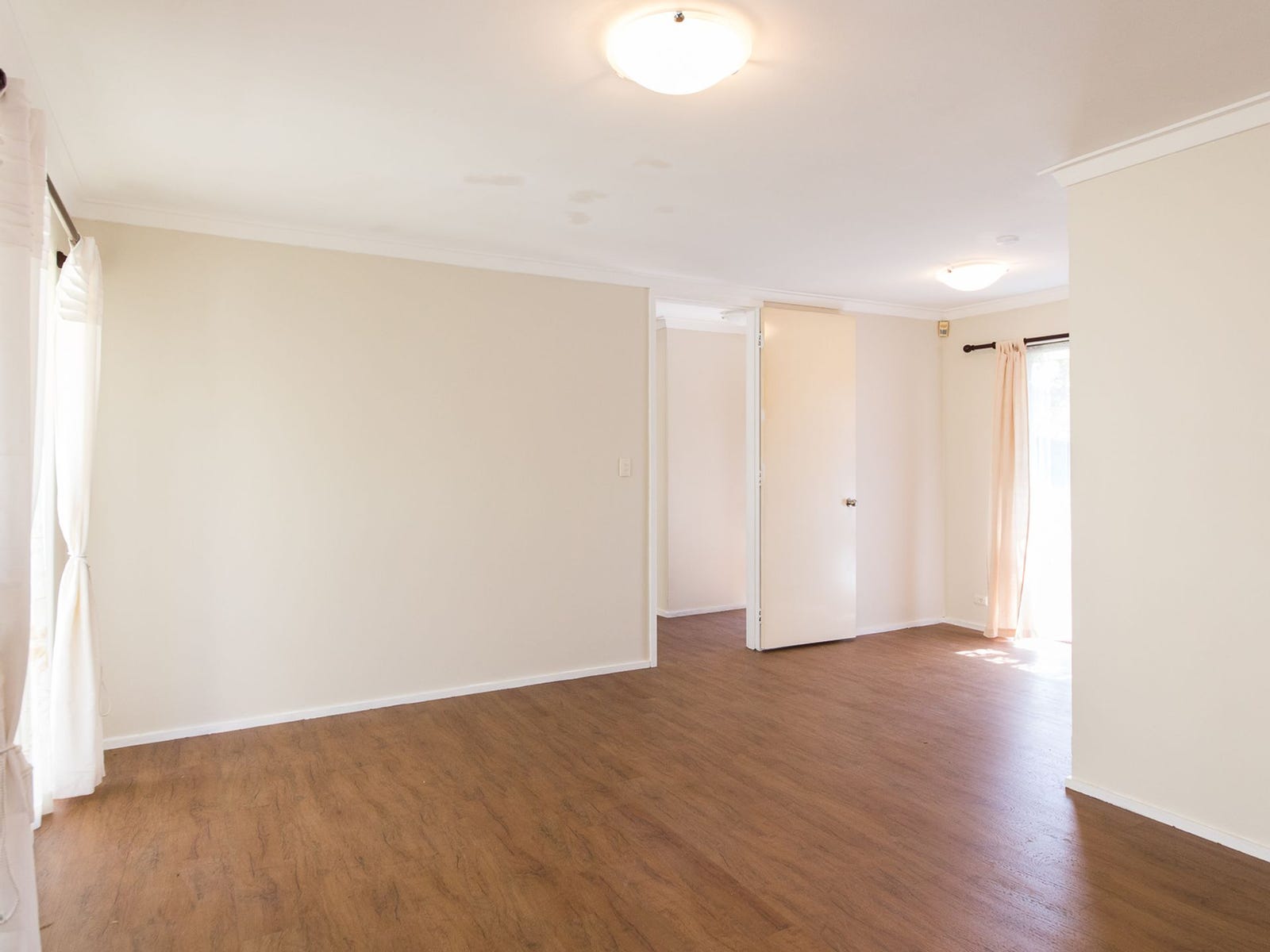 Private Rental in Girrawheen, WA 6064