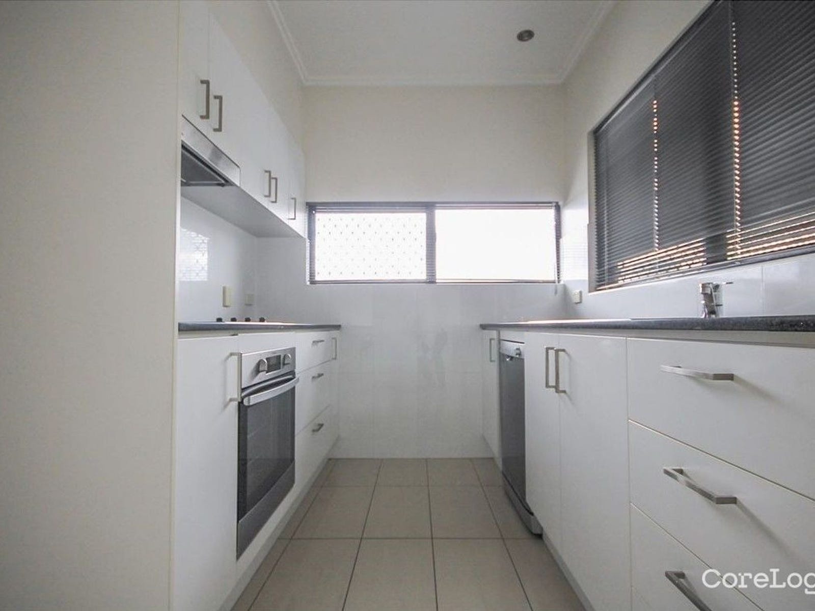 Private Rental in Holland Park West, Qld 4121