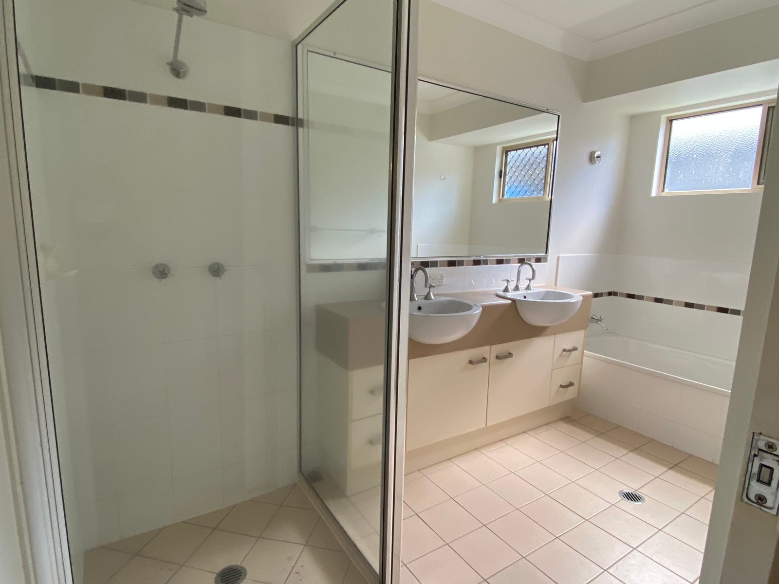 Private Rental in Bentley Park, Qld 4869