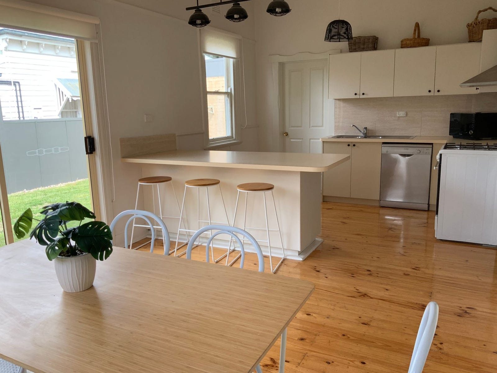 Property for Rent: Ballarat Central, Vic 3350