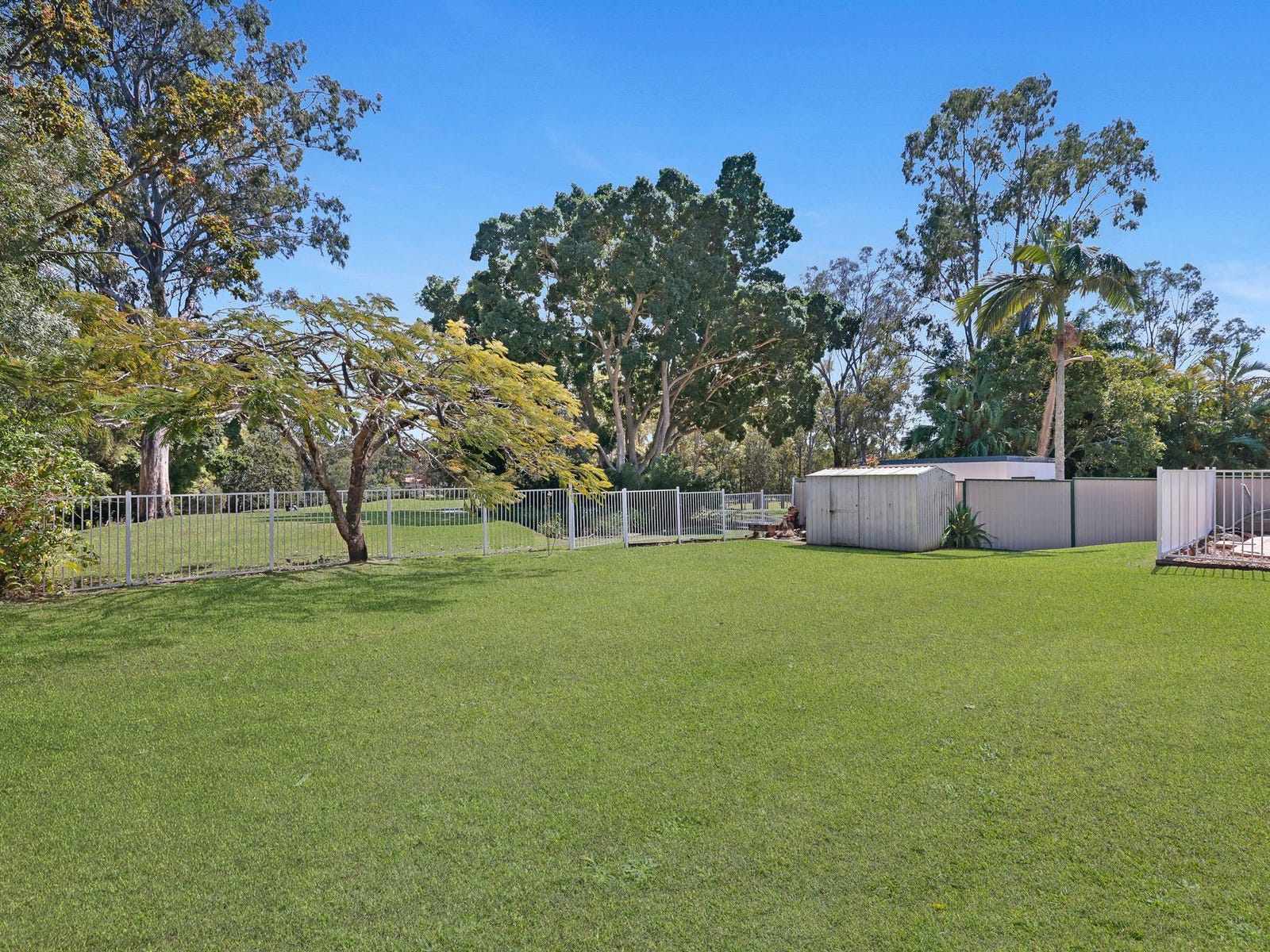 Private Rental in Helensvale, Qld 4212