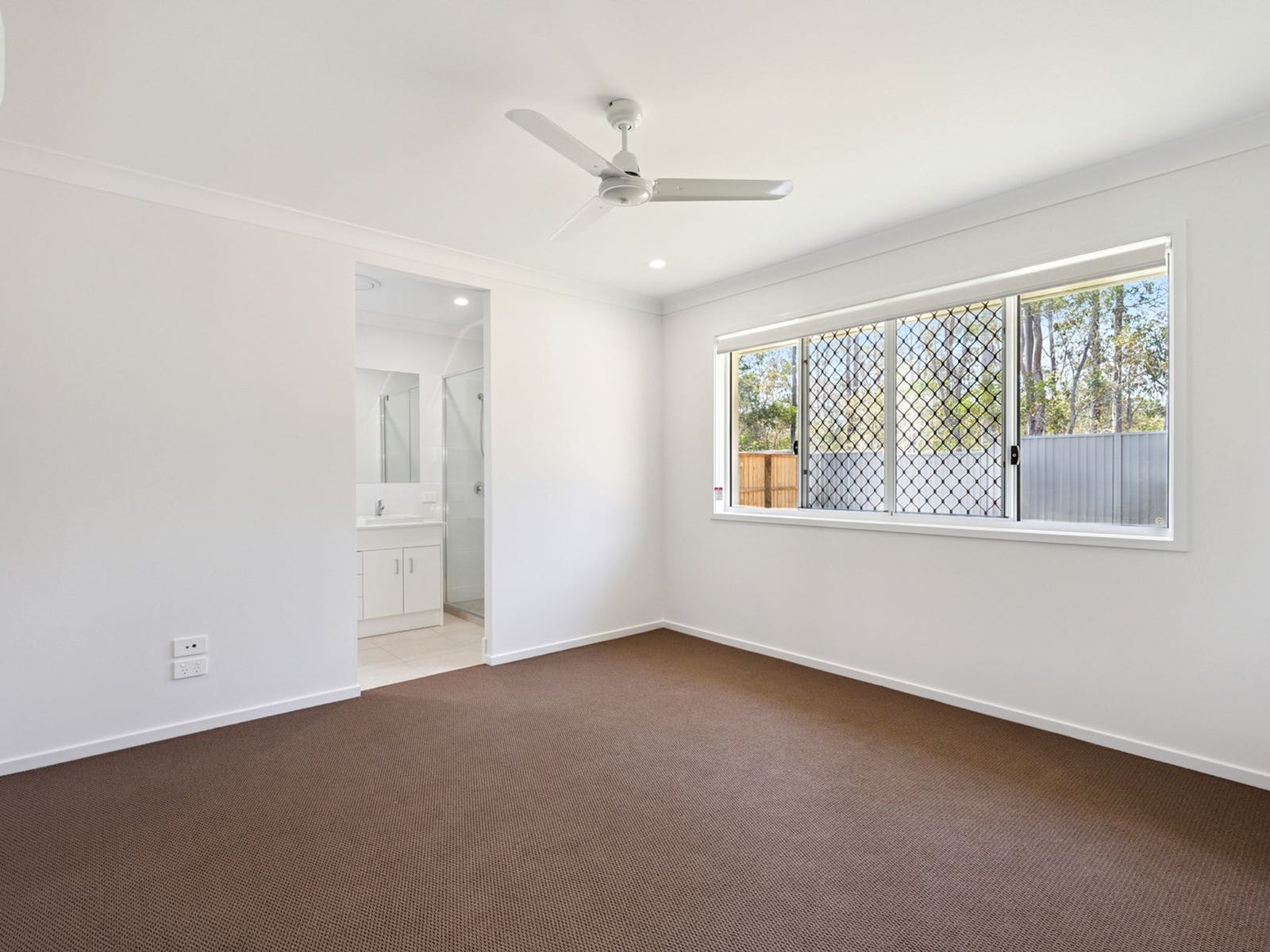Private Rental in Jimboomba, Qld 4280
