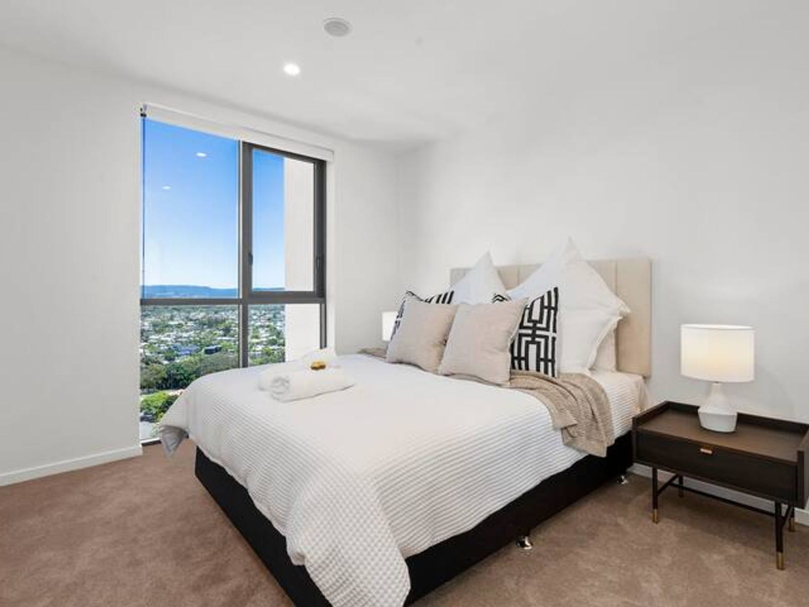 Private Rental in Broadbeach, Qld 4218