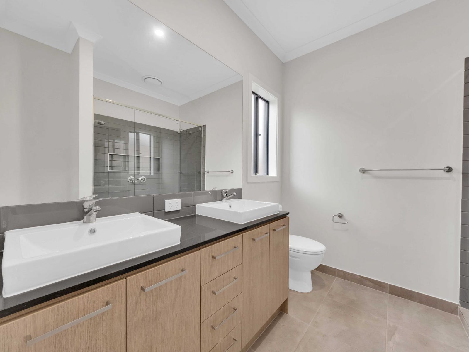 Property for Rent: Truganina, Vic 3029