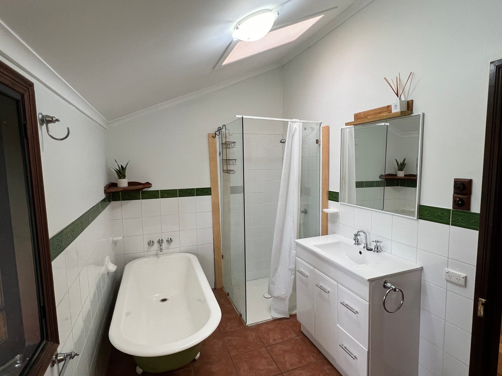 Private Rental in Cedar Pocket, Qld 4570