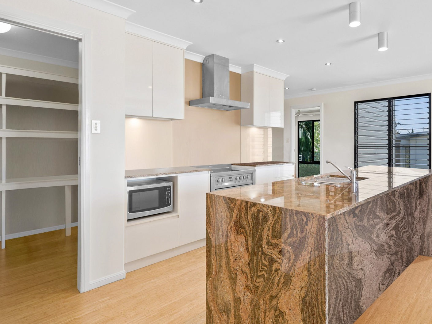 Property for Rent: Eimeo, Qld 4740
