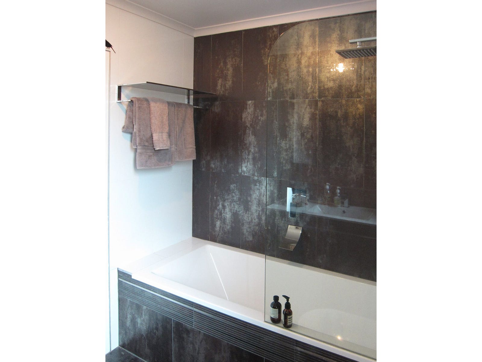 Property for Rent: Hawthorn, Vic 3122