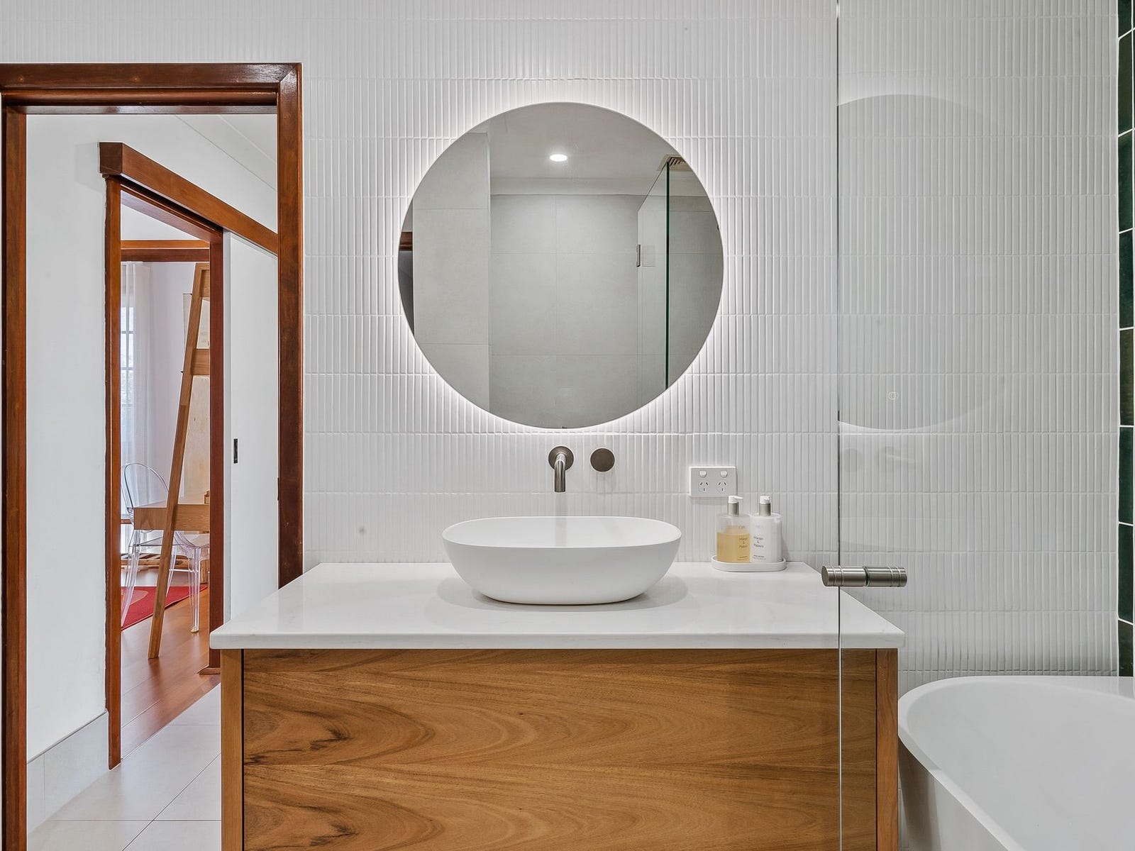 Private Rental in Halls Head, WA 6210