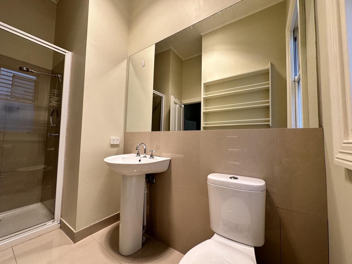 Private Rental in Black Hill, Vic 3350
