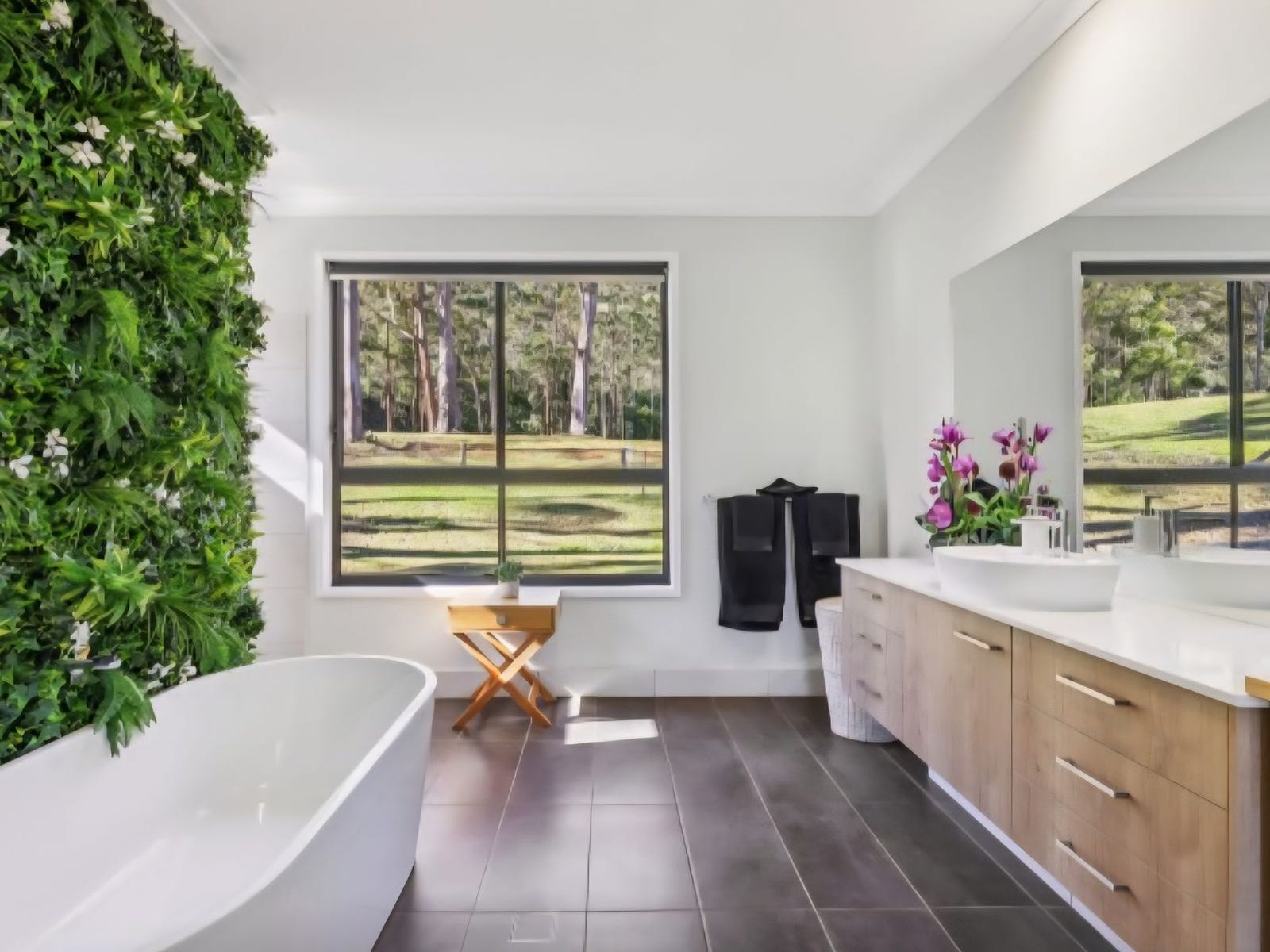 Private Rental in Tamborine Mountain, Qld 4272