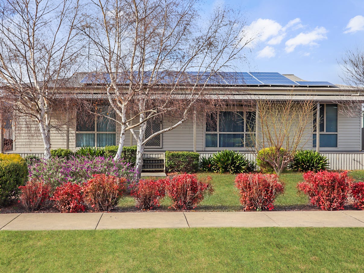 Private Real Estate - Cobden, Vic 3266