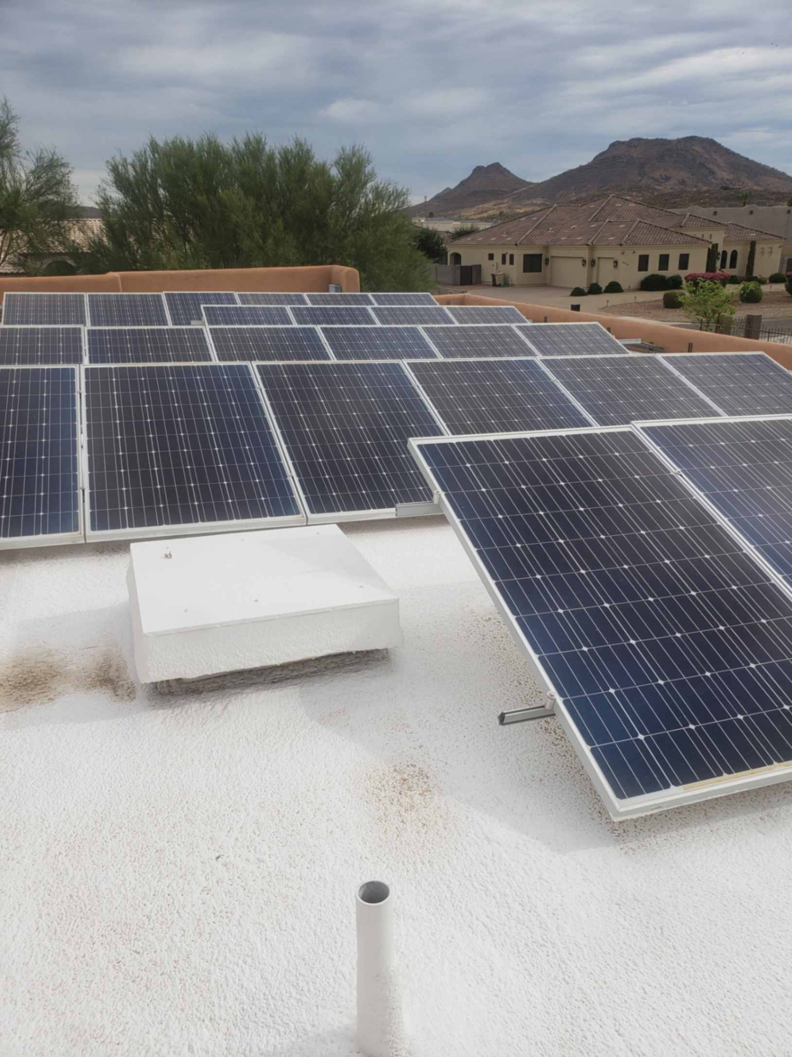 Can polyurea coatings bond with concrete foundations?