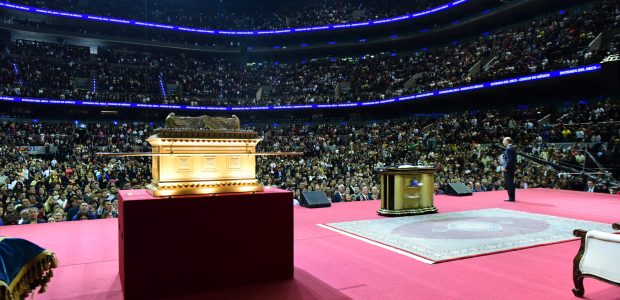 Ao final, os participantes foram convidados a entregar a vida para Jesus
