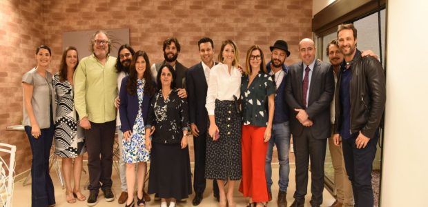Atores da novela Jesus visitam o Templo de Salomão