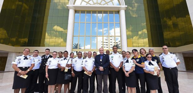 Eles foram recebidos na esplanada do Templo de Salomão