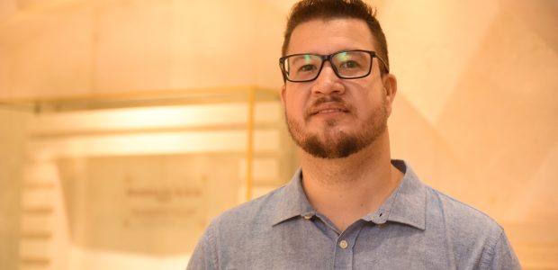 Cantor e compositor carioca Kildson Araújo visita o Jardim Bíblico