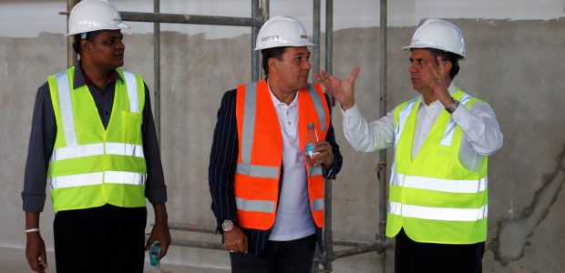 Vanderlei Luxemburgo conheceu o local das obras