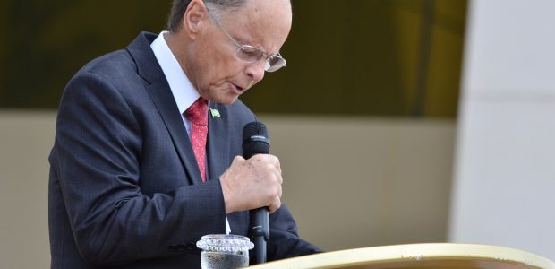 Durante a Solenidade, o Bispo Edir Macedo realizou uma oração por todas as nações