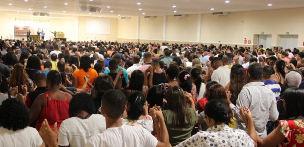 Também foram feitas orações pelos casais, família e pela saúde de todos