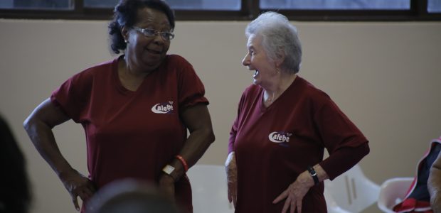Idosas na aula de dança