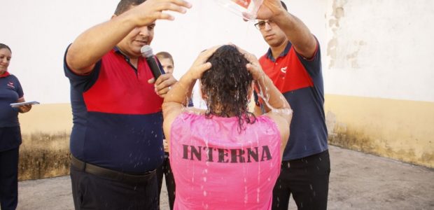 A cerimônia aconteceu em vários presídios