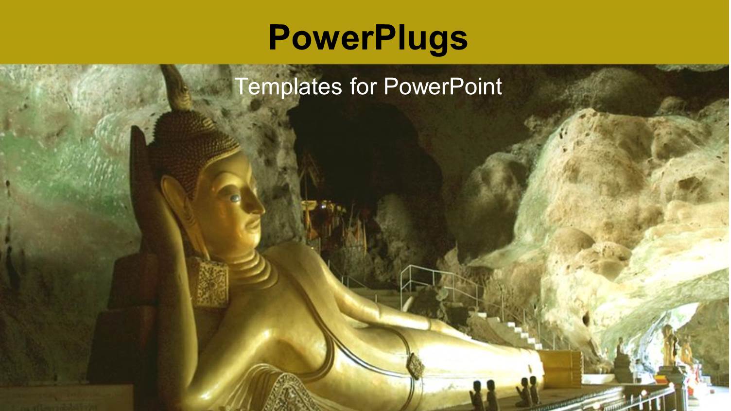 the Statue of Budha with Mountain in the Background