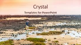  Presentation with tourist - Slide deck with agua y residuos - tourist taking photo on canary background and a  colored foreground