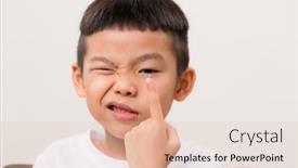  Presentation with contact lens - Slide set featuring boy look at contact lens background and a lemonade colored foreground