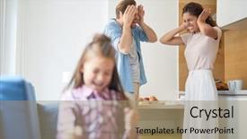  Presentation with horror - Presentation theme consisting of behavior kitchen - stressed parents covering their ears background and a  colored foreground