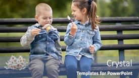  Presentation with ice cream - Presentation theme consisting of caucasian-boy-and-a-girl background and a ocean colored foreground