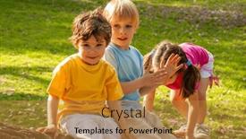  Presentation with children playing - 