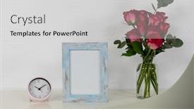  Presentation with frame pink - Slide deck consisting of close-up-view background and a light gray colored foreground