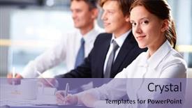  Presentation with three - Presentation theme consisting of cursos e learning - three business people sitting background and a coral colored foreground