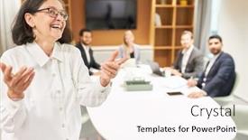  Presentation with business coaching - Slide deck consisting of dynamic-business-woman-as-motivational background and a pink colored foreground