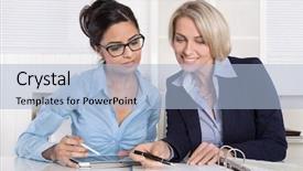  Presentation with education teamwork diversity - Slide set with employee management - teamwork with trainee and mature background and a light blue colored foreground