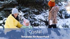  Presentation with winter family - Beautiful presentation theme featuring family-portrait-in-the-winter backdrop and a ocean colored foreground