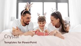  Presentation with winter family - Presentation theme enhanced with family-winter-holidays-and-people background and a lemonade colored foreground