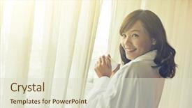  Presentation with hot and cold coffee cup - Beautiful presentation theme featuring hotel gratuit - asian woman holding a cup backdrop and a soft green colored foreground