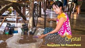  Presentation with weaving loom - 