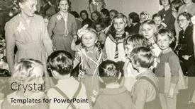  Presentation with vintage women - 