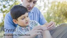  Presentation with knee - PPT theme consisting of loving father puts a bandage background and a light blue colored foreground